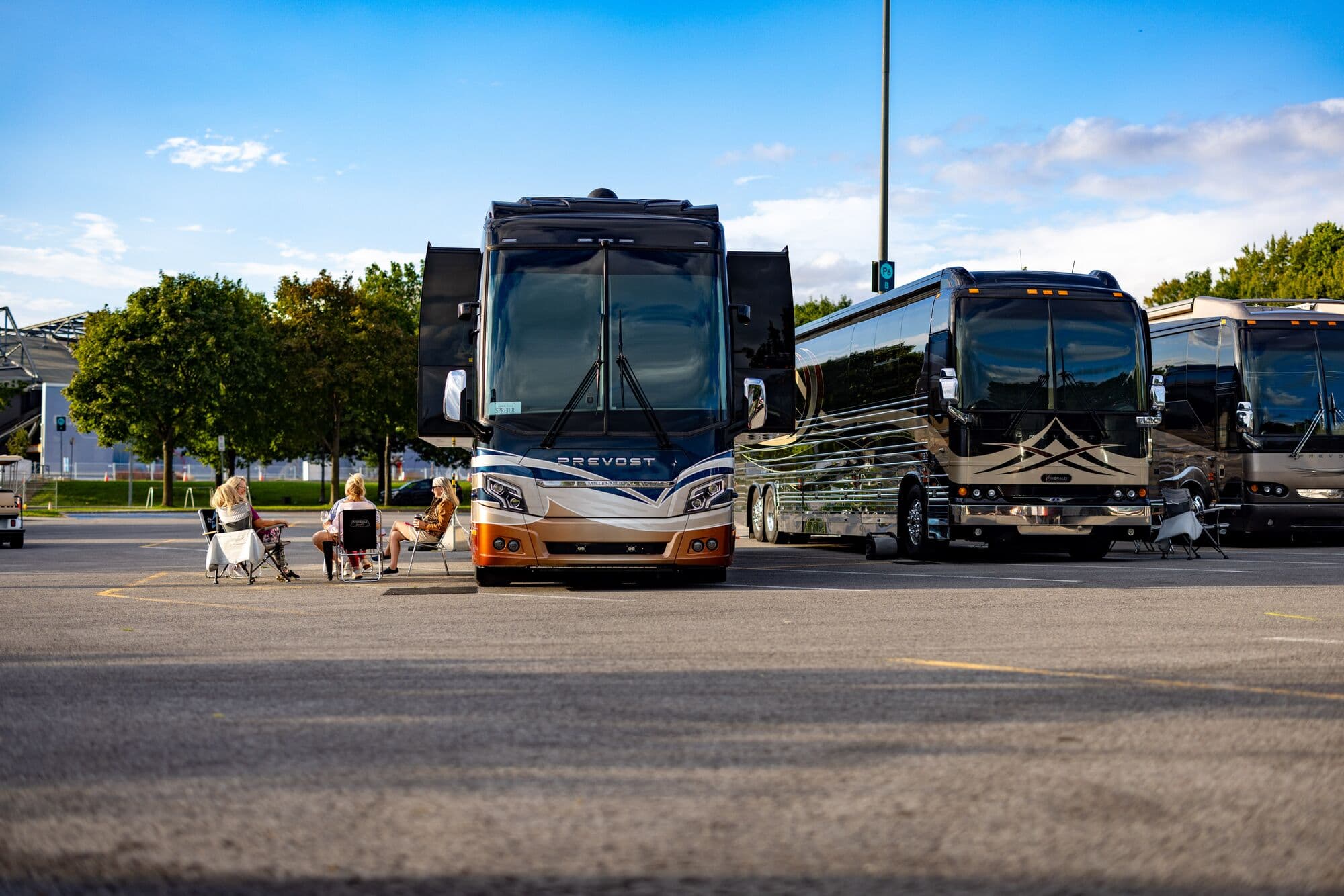 Prevost H3-45 vs X3-45: Which Shell is Right for You?